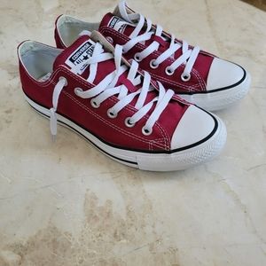 Converse low top, Unisex 7 men, 9 women